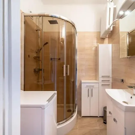 Проживание в семье Apartrooms Pl Konstytucji *